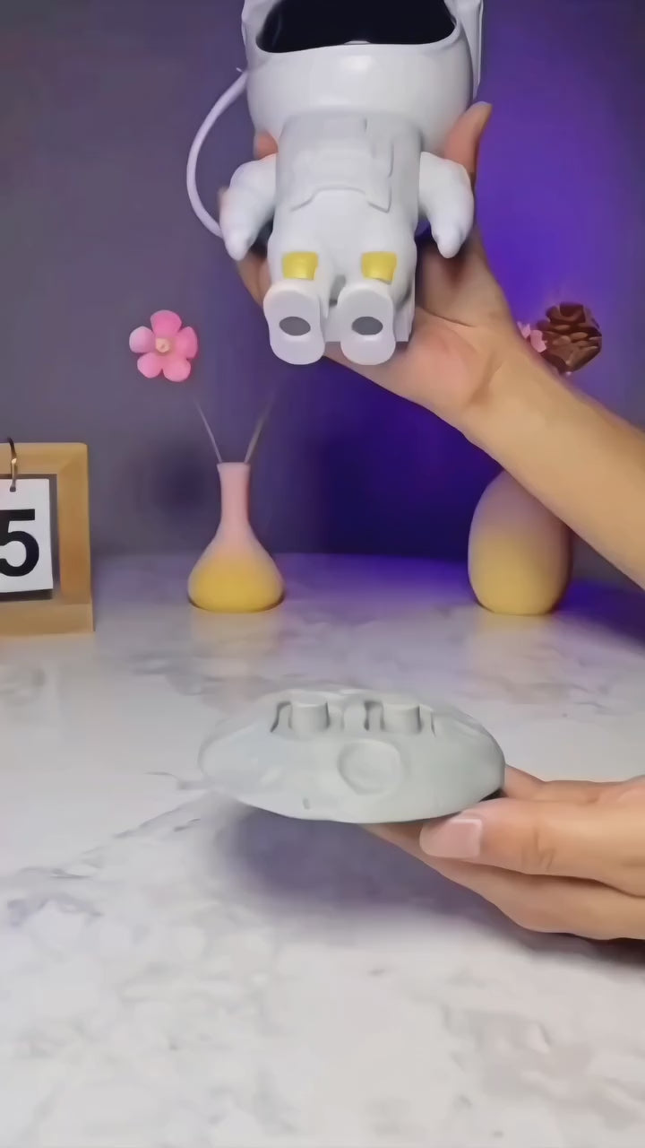 Load video: Astronaut Galaxy Projector - 360 Magnetic Head Rotation, Remote Control